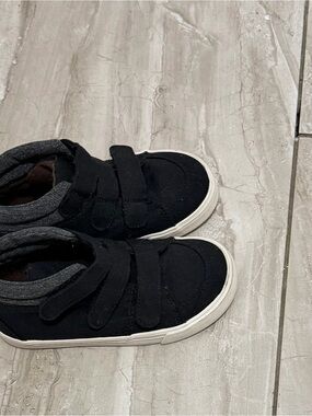 Old Navy Black Canvas Kids Sneakers with Gray Collar and White Soles